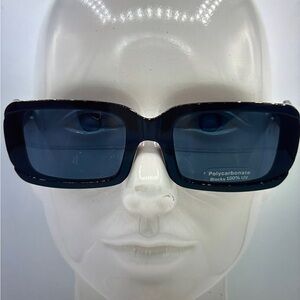 Sunglasses & Carry Case Black new with tag